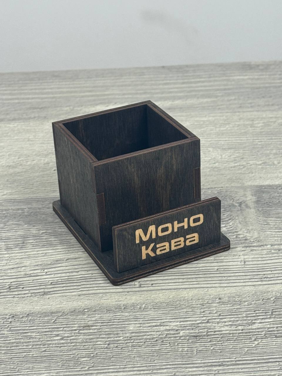 Wooden napkin holder 106×81×65 mm