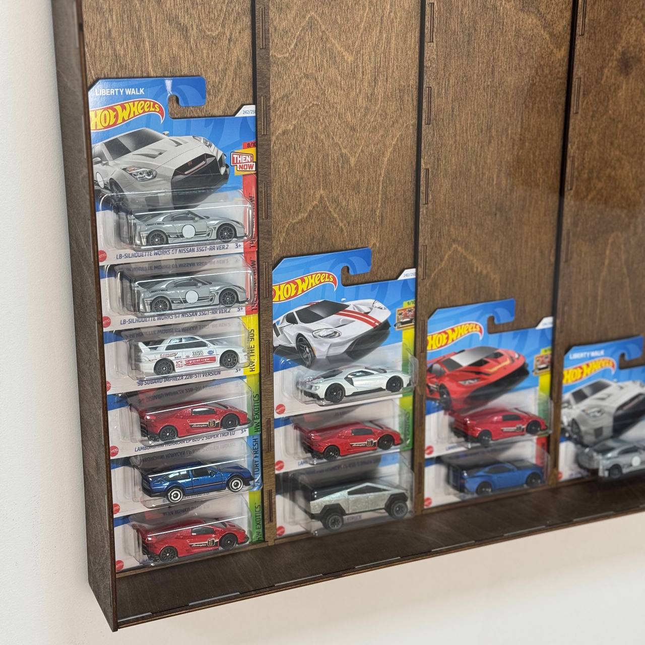 Hot Wheels blister display garage, Yew