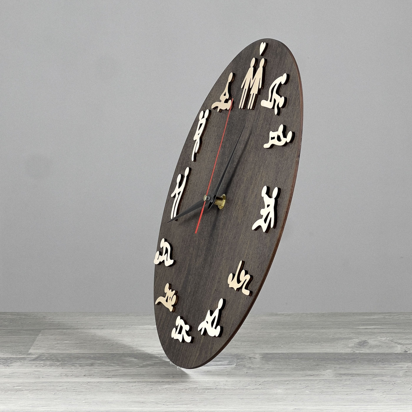 Wall clock with figures