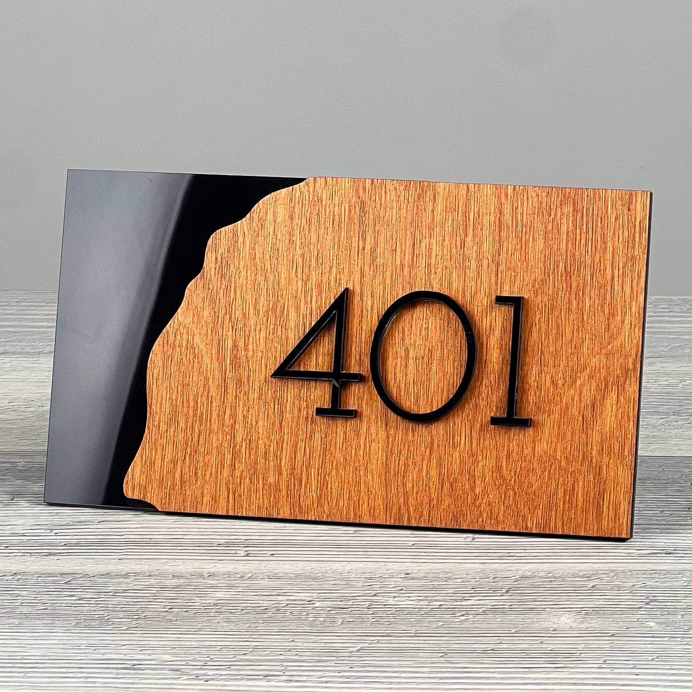 Door number plate, black base