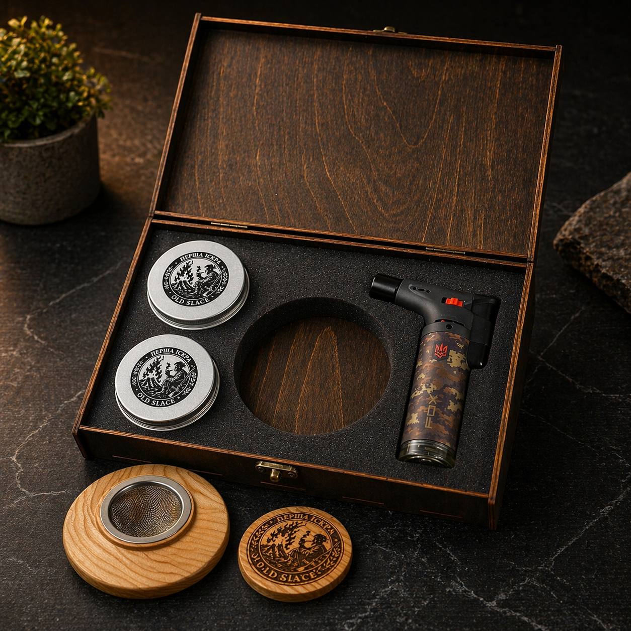Whisky and cocktail smoker gift set