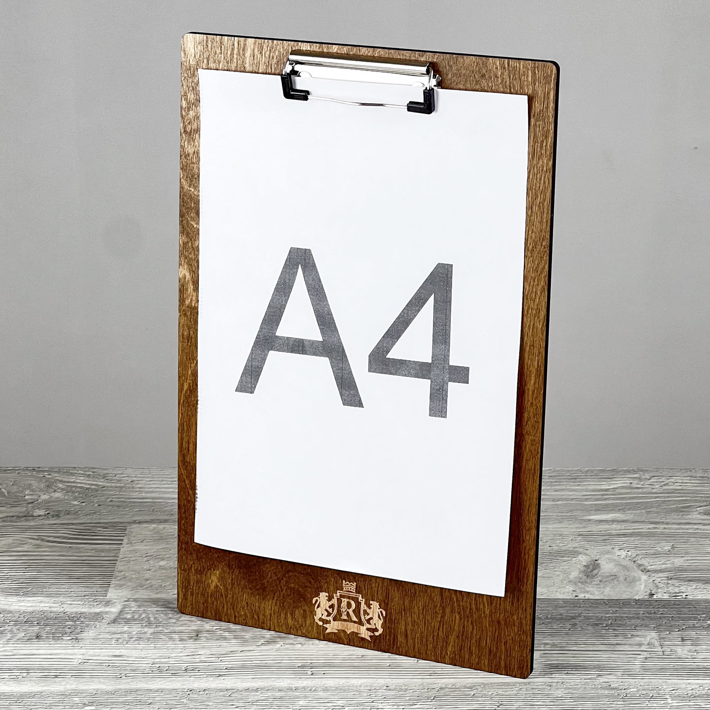 Menu clipboard with engraved logo, landscape