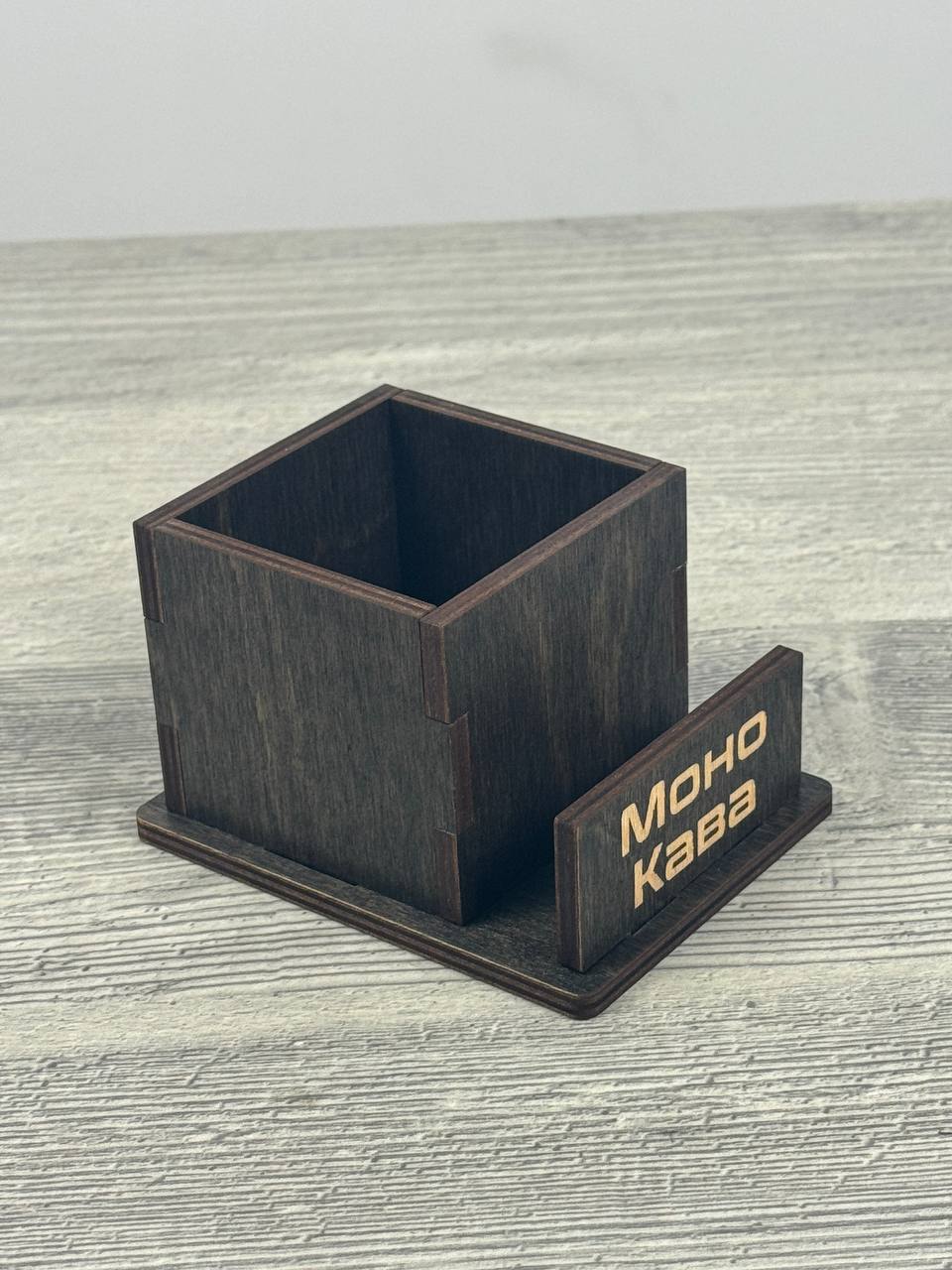 Wooden napkin holder 106×81×65 mm