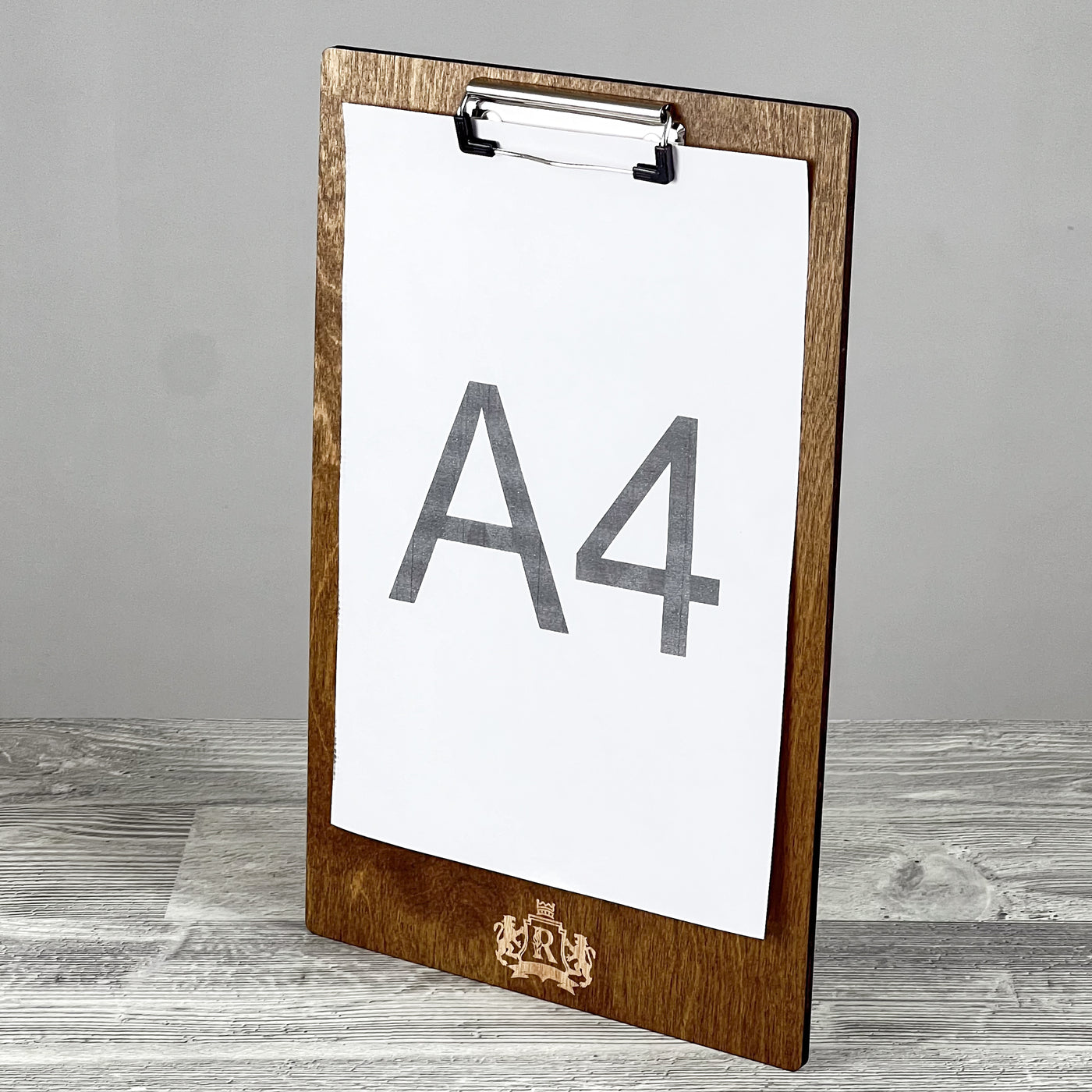 Menu clipboard with engraved logo, landscape