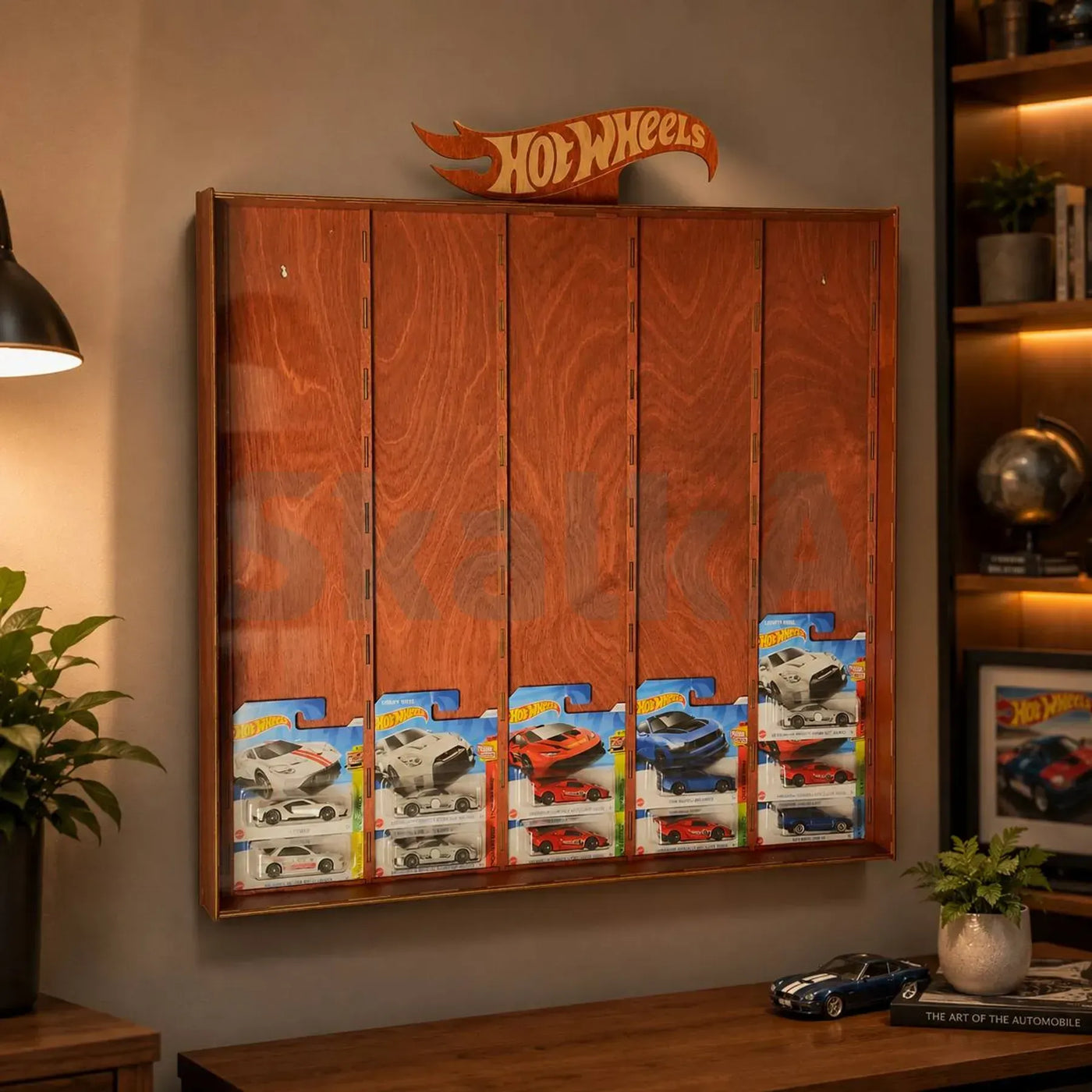 Hot Wheels blister display garage, Cherry