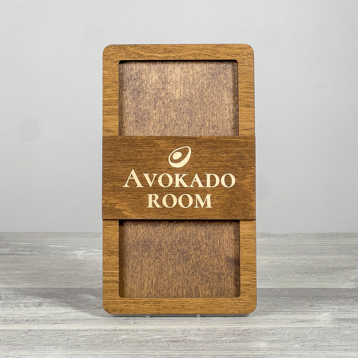Wooden check presenter 195×110 mm, Yew