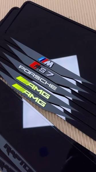 Blade-cut plate frame with custom 3D text