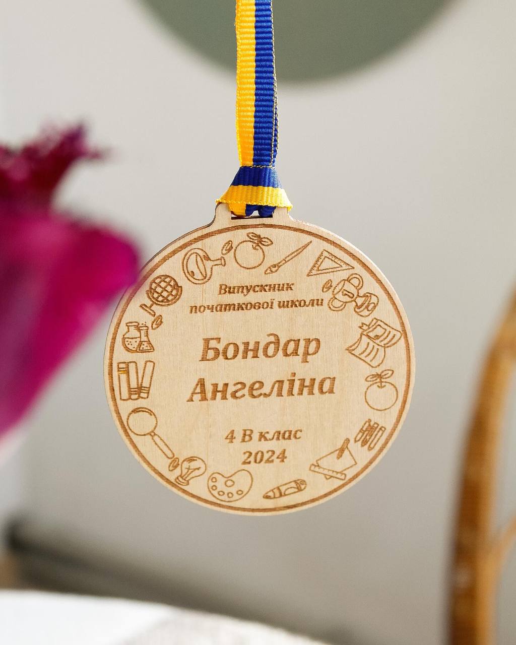Graduation medal with ribbon 80×80 mm