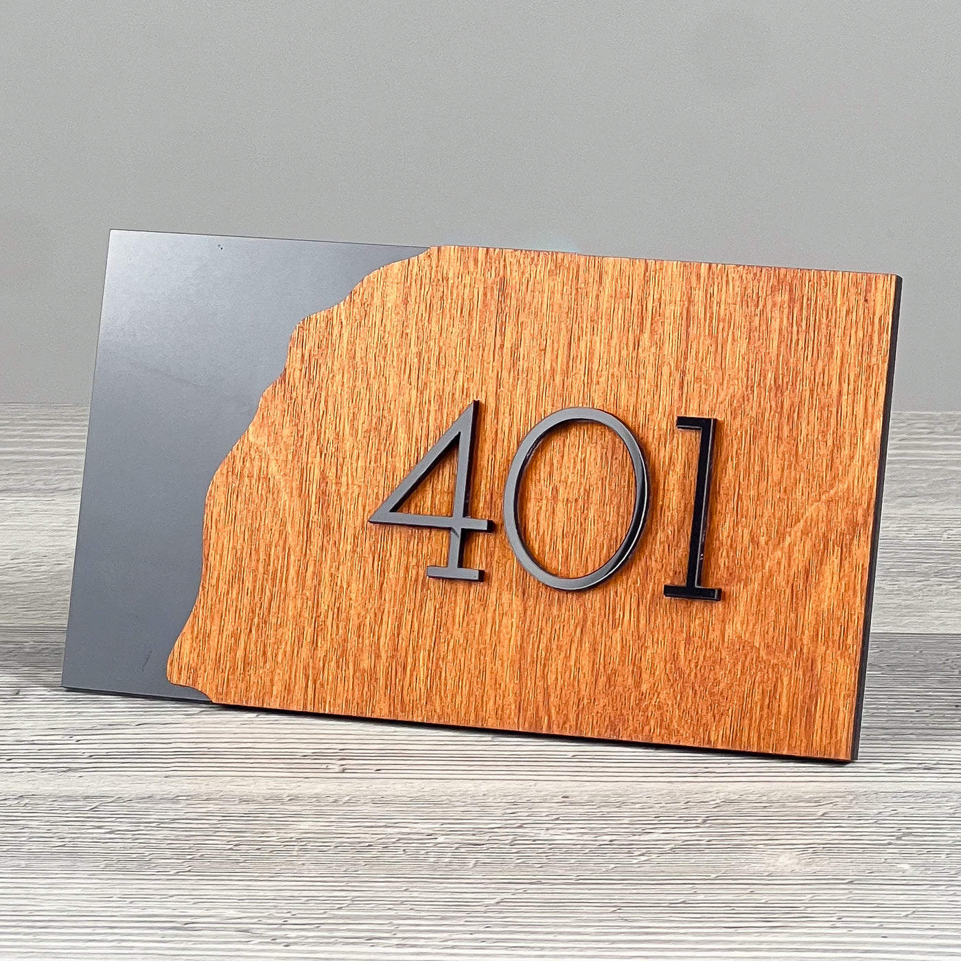 Door number plate, black base