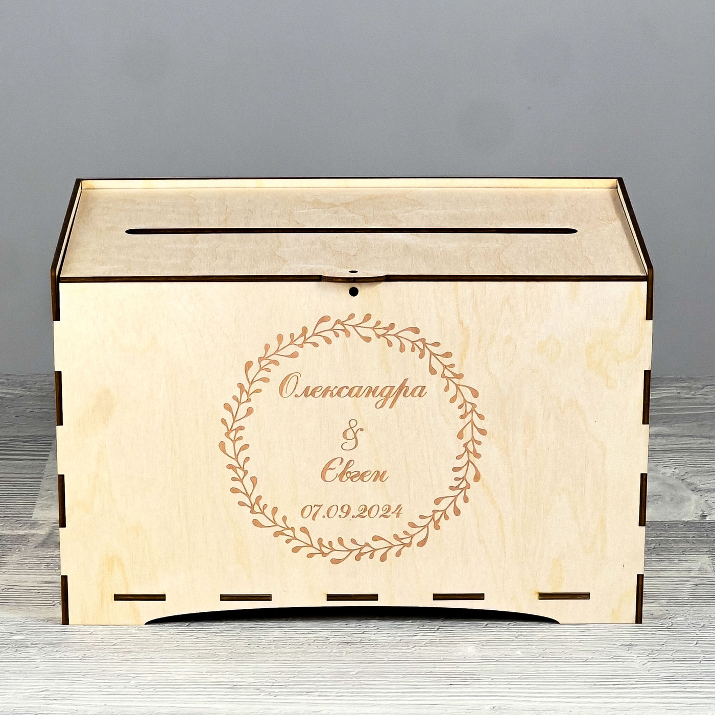 Wedding envelope chest
